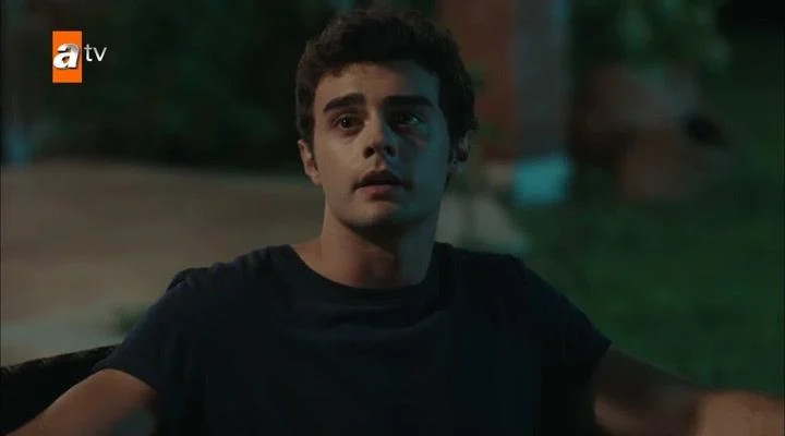 Кадры из сериала Никто не знает 13 серия 1 сезон (2019)